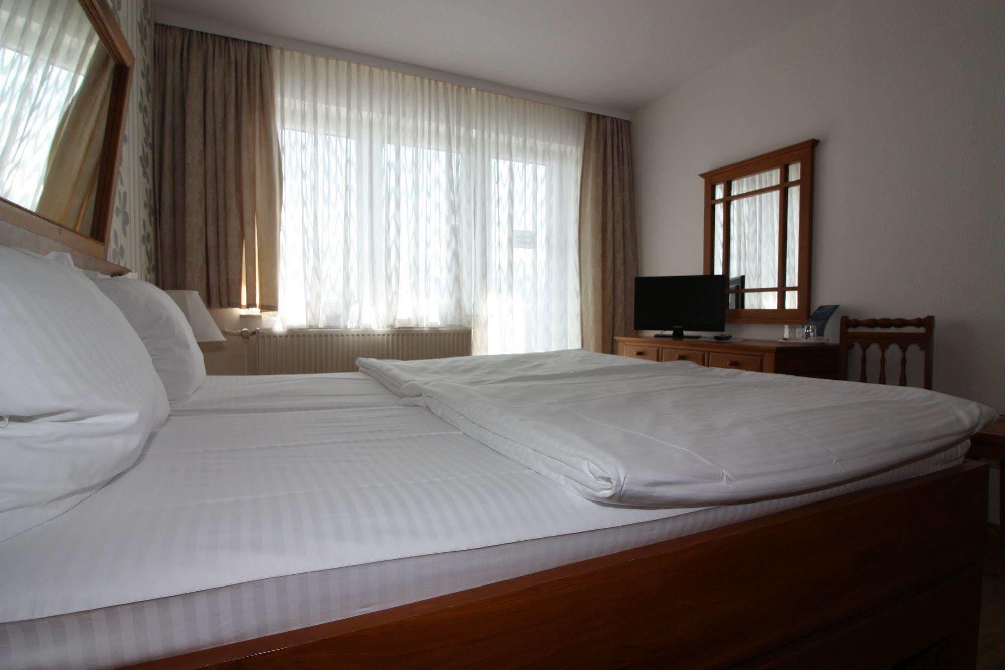 Hotel Weimarer Berg Apolda Exterior photo